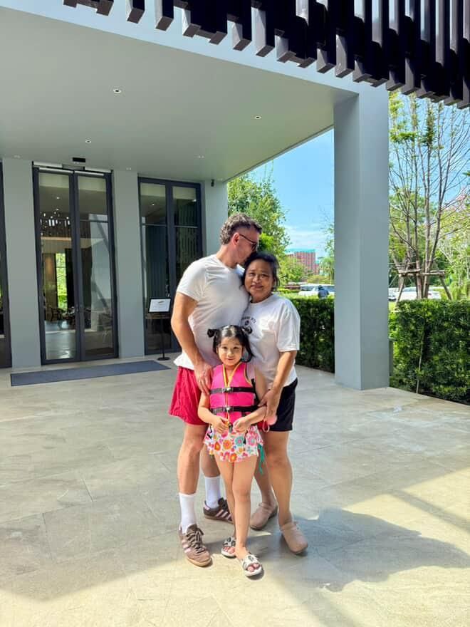 Bart's family vacation with family